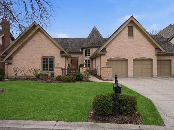 10 Lakeside Lane, North Barrington, IL 60010