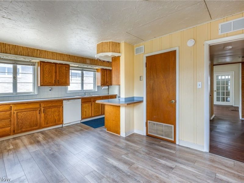1303 Dartmoor Avenue, Parma, OH 44134 Photo 10