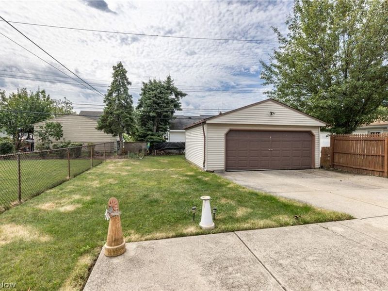 1303 Dartmoor Avenue, Parma, OH 44134 Photo 17