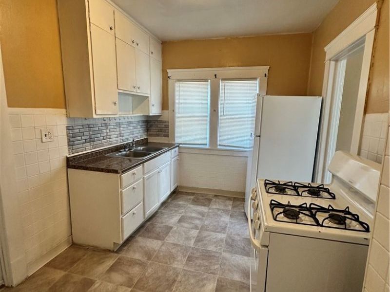 816 London Road, Unit Down, Cleveland, OH 44110 Photo 3