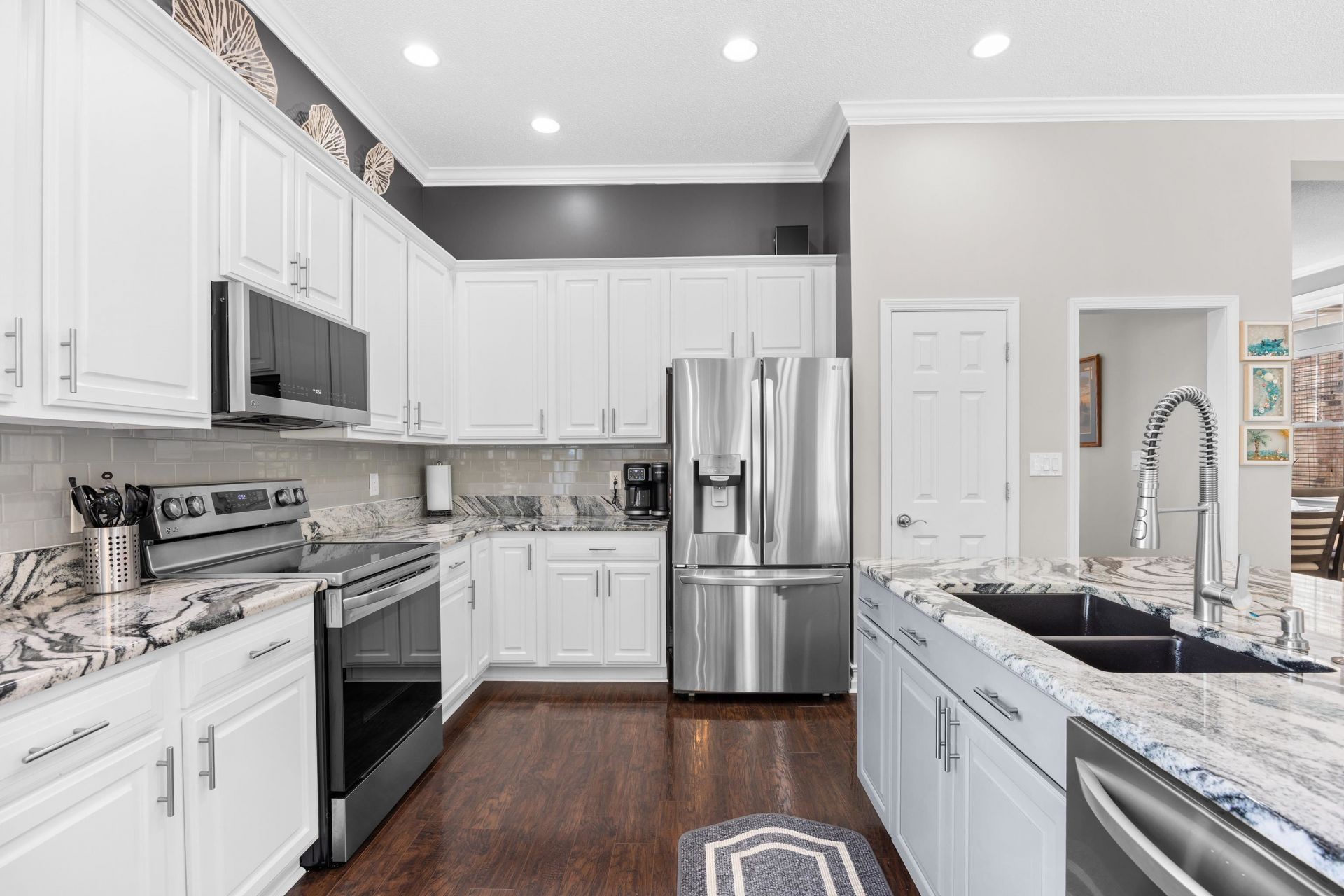 6 Guillemont Ct. Photo 11