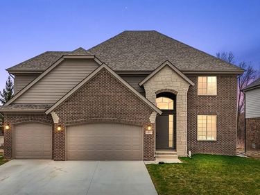18857 Via Firenze, Macomb Twp, MI 48044
