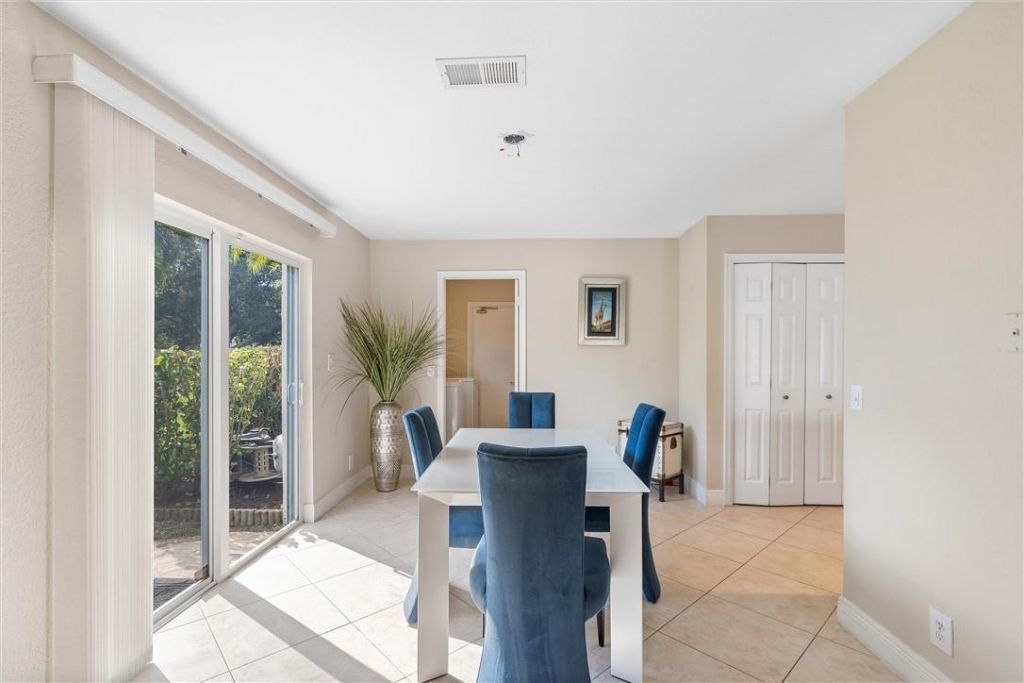 2445 Lakes Drive, Deerfield Beach, FL 33442 Photo