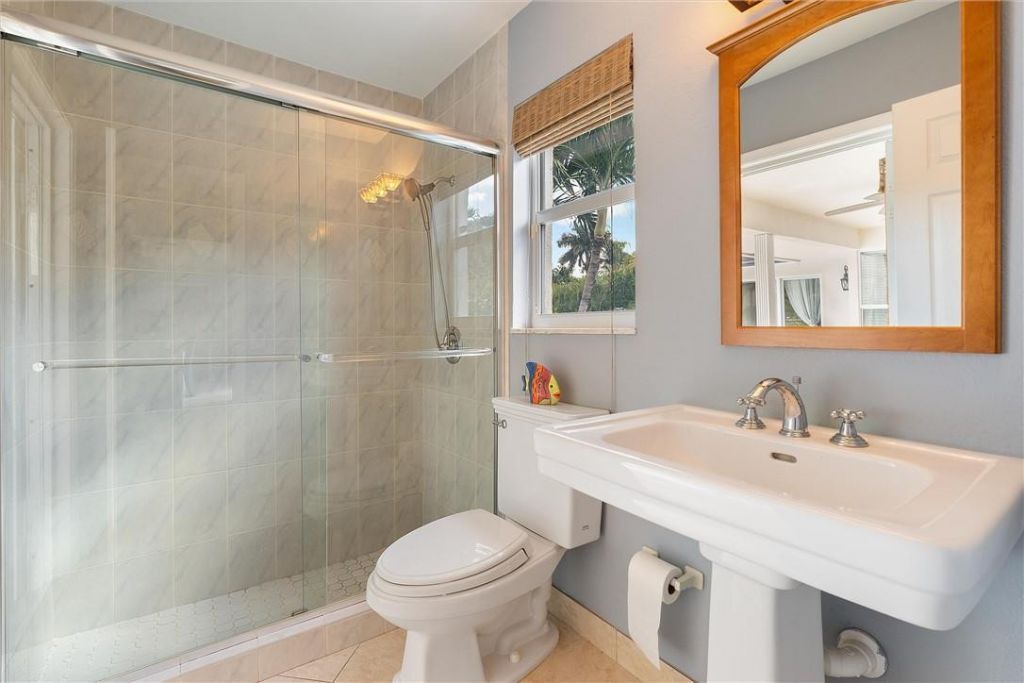 2445 Lakes Drive, Deerfield Beach, FL 33442 Photo