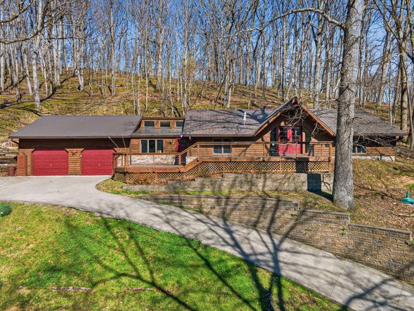 2412 Audrey Drive E, Newark, OH 43055