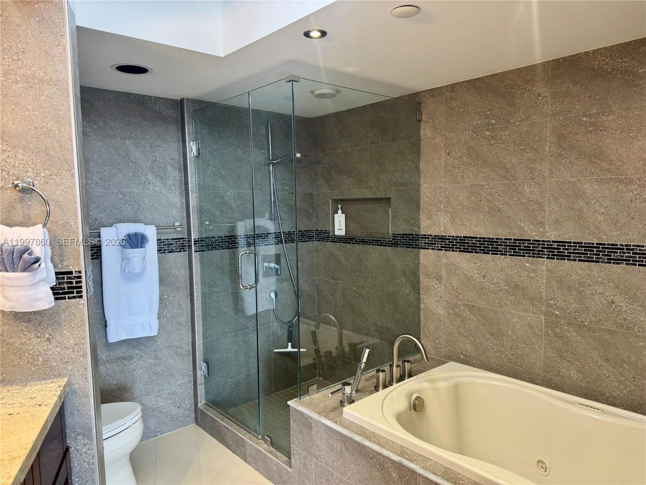 1000 Island Bl , Unit 710, Aventura, FL 33160 Photo