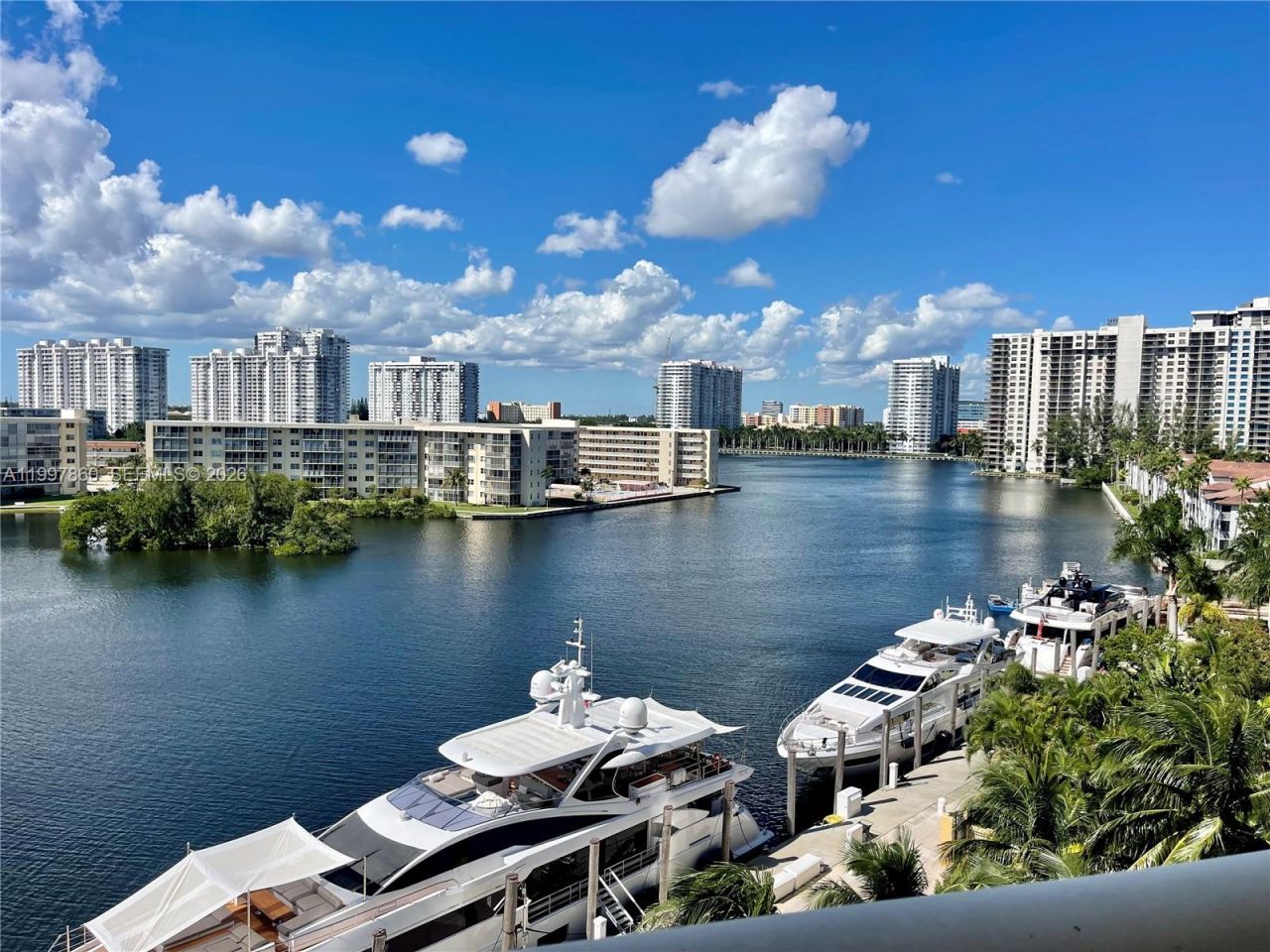 1000 Island Bl , Unit 710, Aventura, FL 33160 Photo