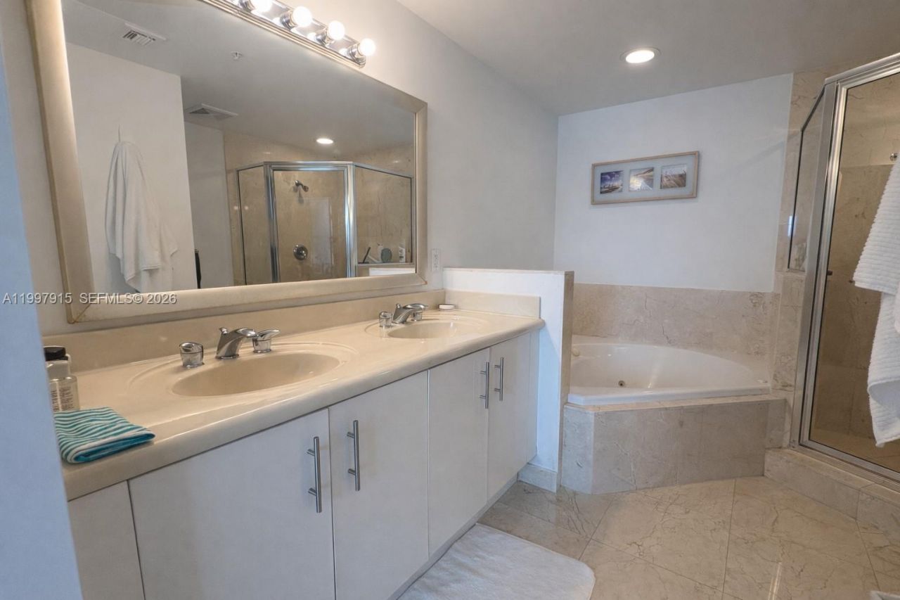7900 Harbor Island Dr, Unit 706, North Bay Village, FL 33141 Photo
