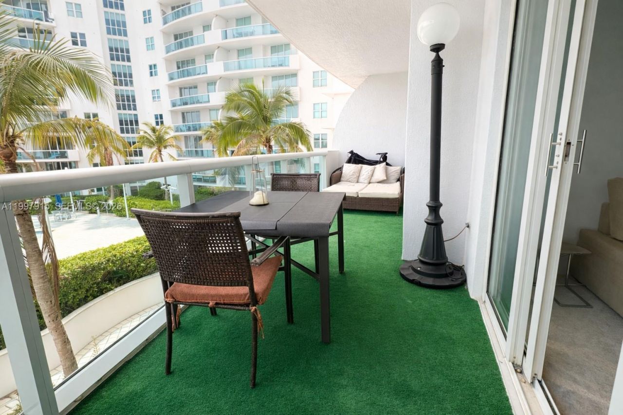 7900 Harbor Island Dr, Unit 706, North Bay Village, FL 33141 Photo