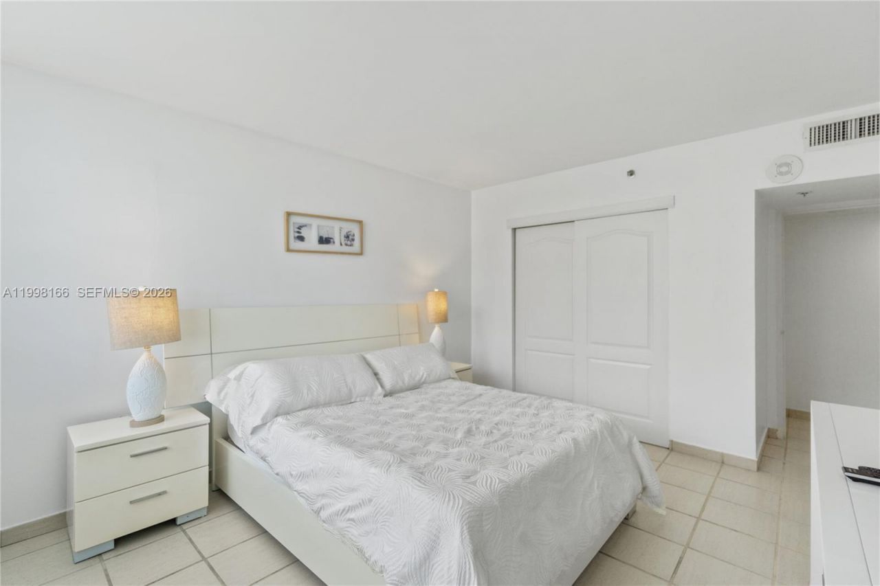 100 Lincoln Rd , Unit 734, Miami Beach, FL 33139 Photo
