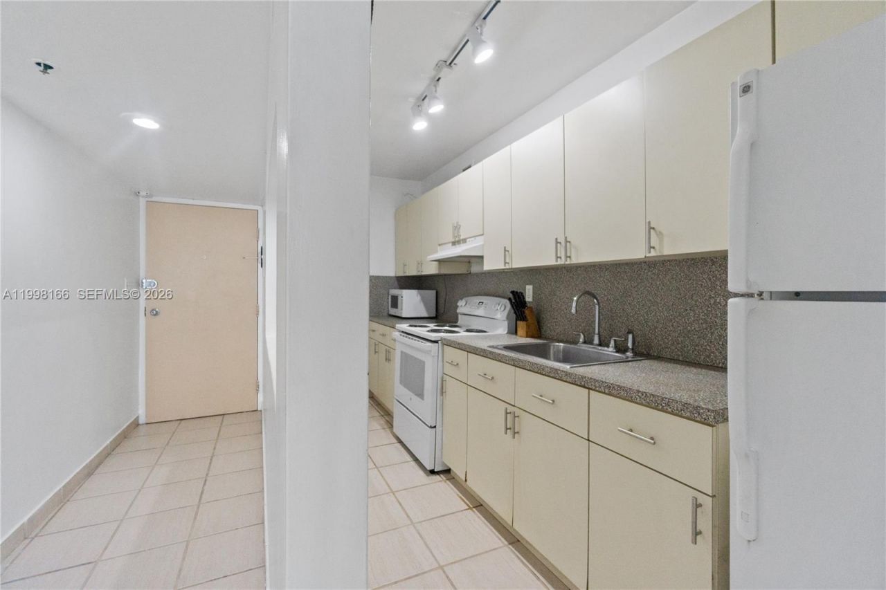 100 Lincoln Rd , Unit 734, Miami Beach, FL 33139 Photo