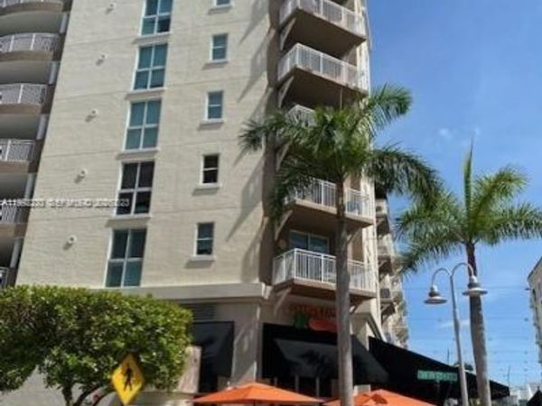 7270 SW 88th St, Unit B306, Miami, FL 33156