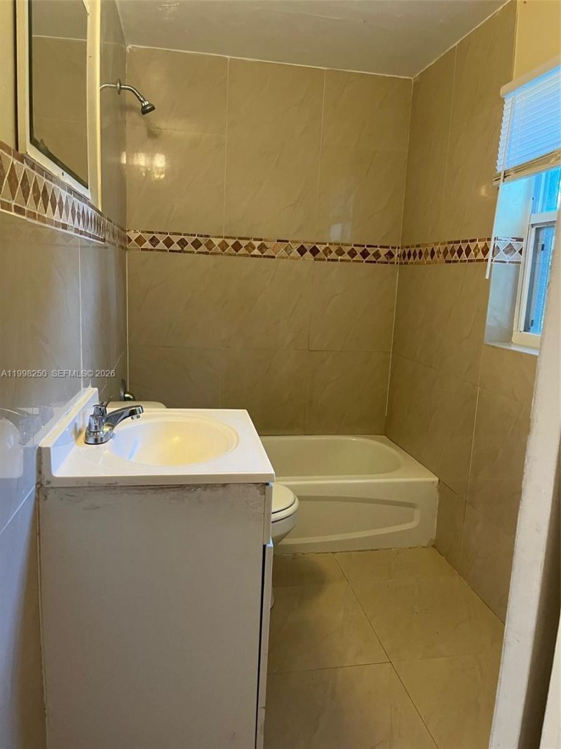 538 W 1st St , Riviera Beach, FL 33404 Photo