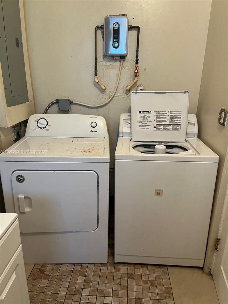 538 W 1st St , Riviera Beach, FL 33404 Photo