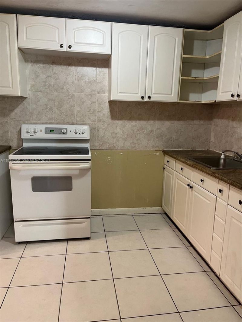 538 W 1st St , Riviera Beach, FL 33404 Photo