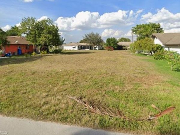 1913 SE 6th LN , CAPE CORAL, FL 33990