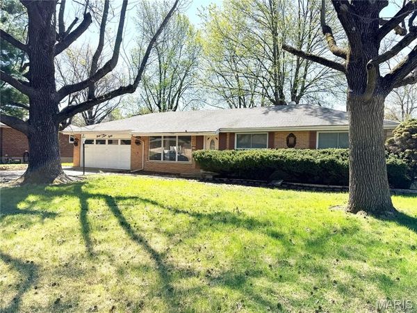 3780 Marietta Drive , Florissant, MO 63033