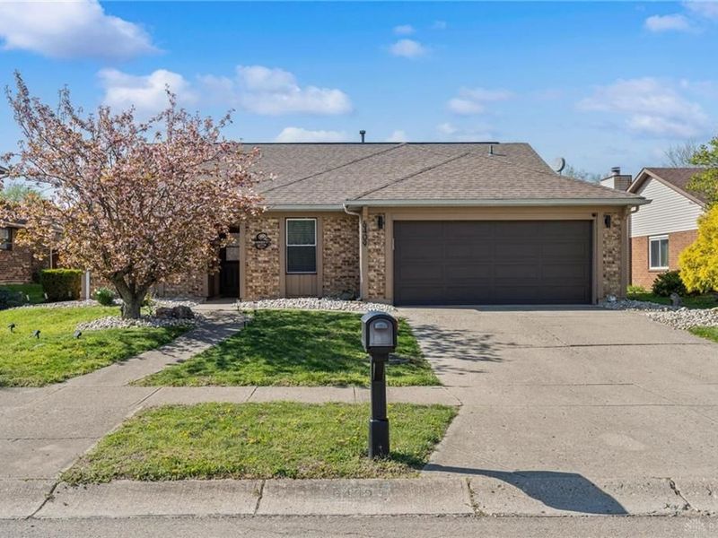 6409 Prairie Creek Court, Huber Heights, OH 45424 Photo 1