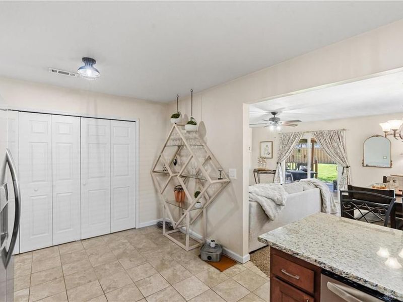 6409 Prairie Creek Court, Huber Heights, OH 45424 Photo 18