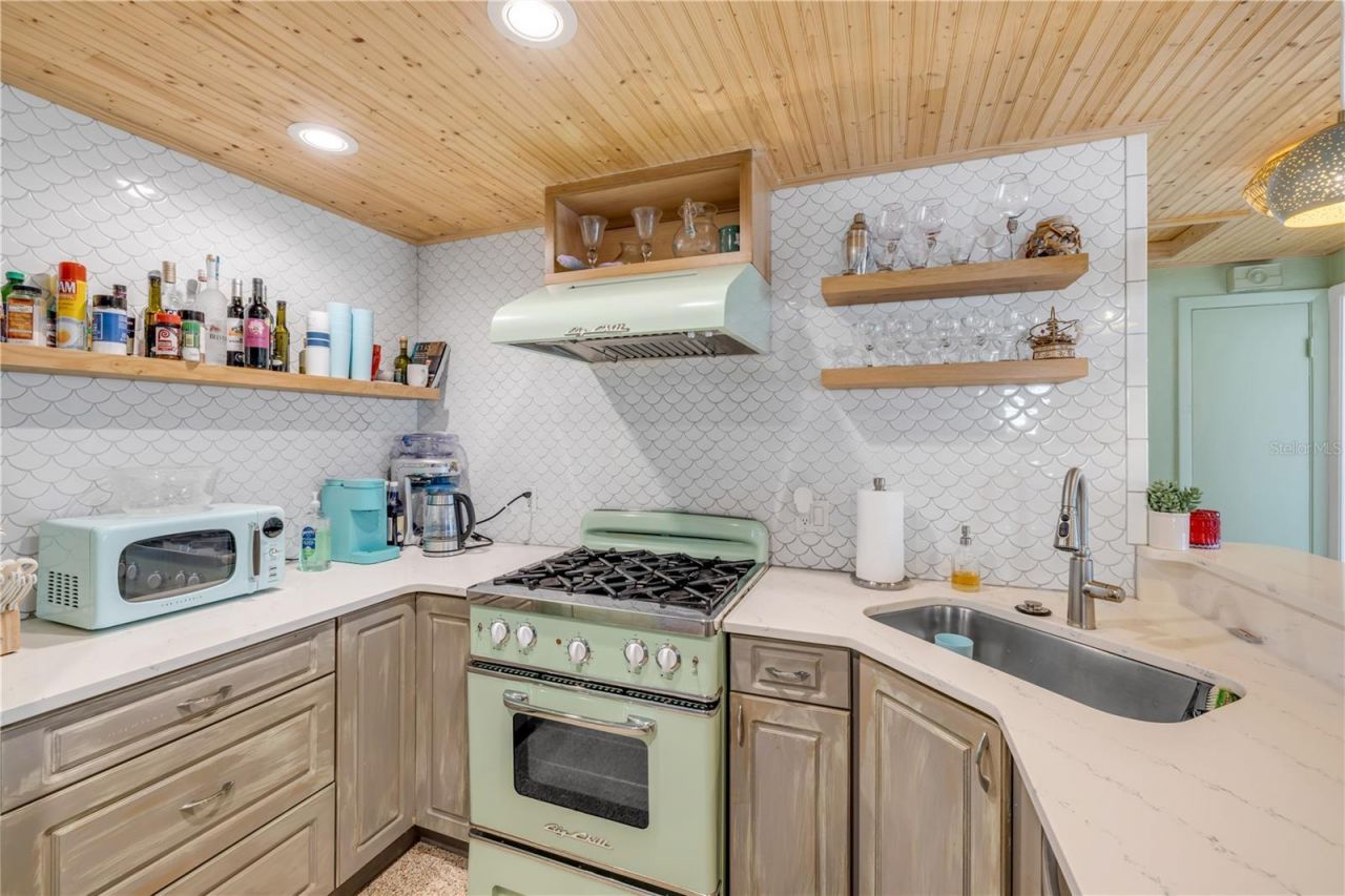 308 Normandy Avenue, New Smyrna Beach, FL 32169 Photo