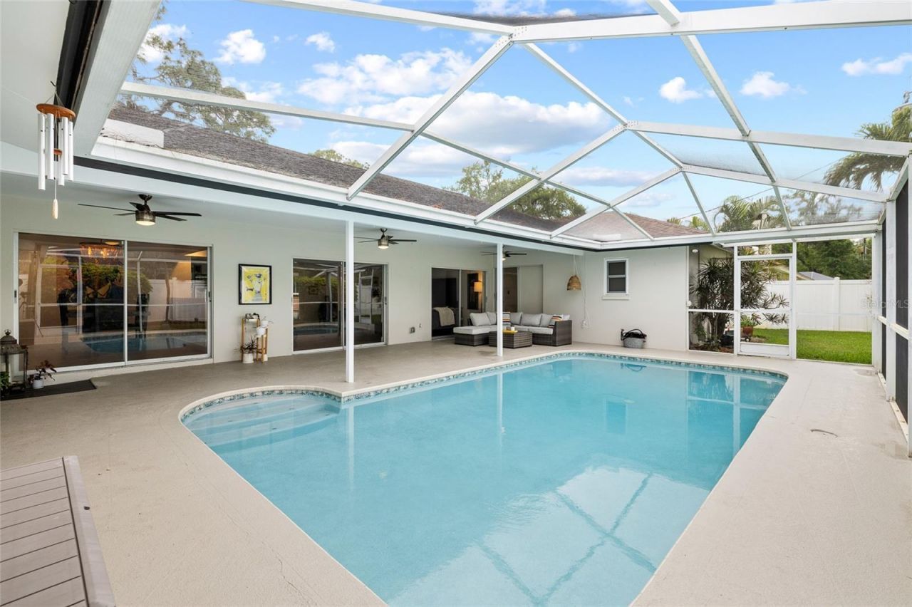 1201 87th Avenue N, Saint Petersburg, FL 33702 Photo