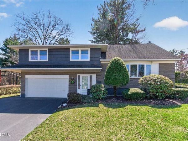 1081 Manas Drive, Schenectady, NY 12303