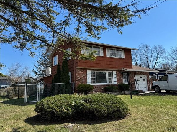 128 Washburn Drive , East Syracuse, NY 13057