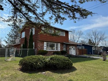 128 Washburn Drive, East Syracuse, NY 13057