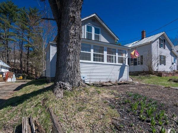 71 Washington St, Greenfield, MA 01301