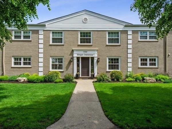 1530 E Northwest Highway , Unit 2A, Arlington Heights, IL 60004