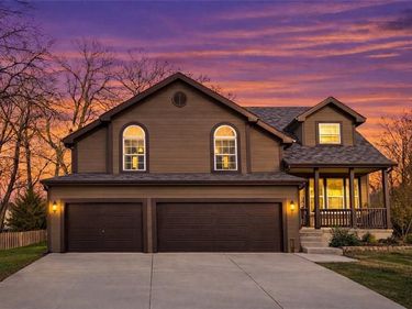 8801 N Kirkwood Avenue, Kansas City, MO 64154
