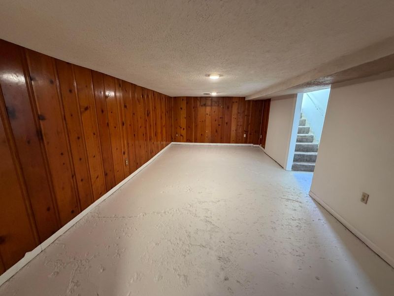 826 S Yearling Road , Columbus, OH 43213 Photo 17