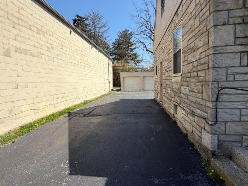 826 S Yearling Road , Columbus, OH 43213 Photo 3