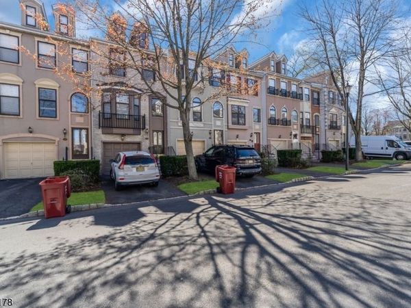 451 Hartford Dr, Nutley, NJ 07110