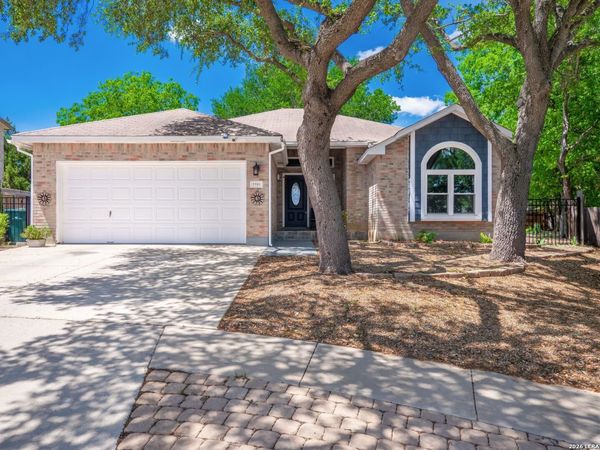 7701 Forest Magic Ct, Live Oak, TX 78233