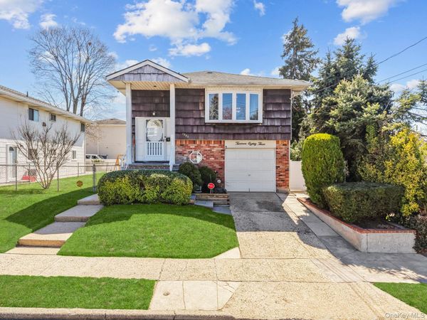 1383 B Street , Elmont, NY 11003