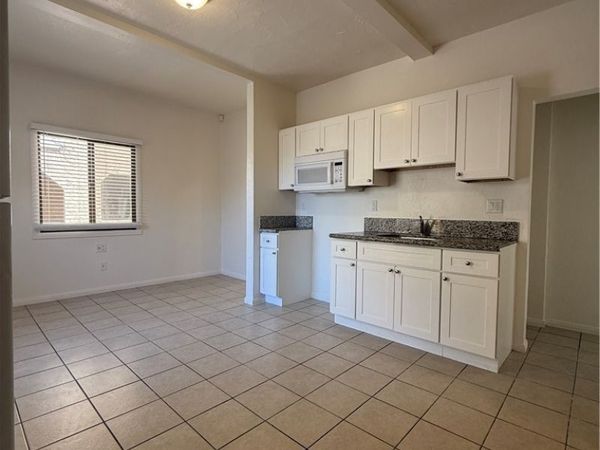 2012 E 7th Street, Unit J, Long Beach, CA 90804