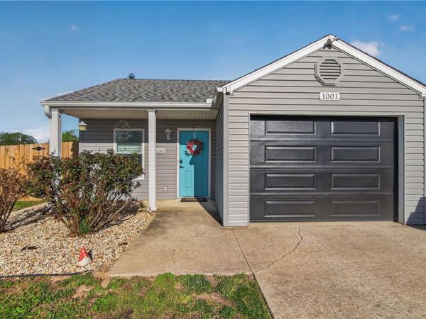 1001 S 25th Place , Rogers, AR 72758