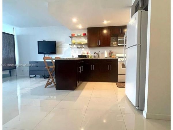 251 174th Street, Unit 1810, Sunny Isles Beach, FL 33160