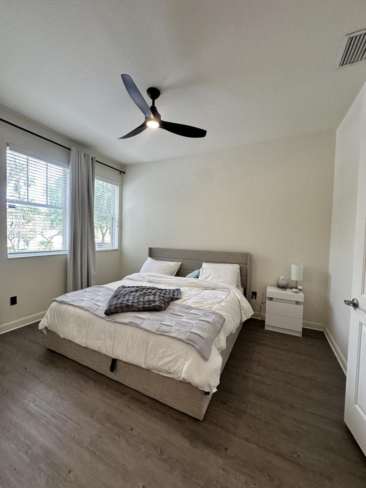 661 Corte Madera Lane, Unit 4, West Palm Beach, FL 33401 Photo