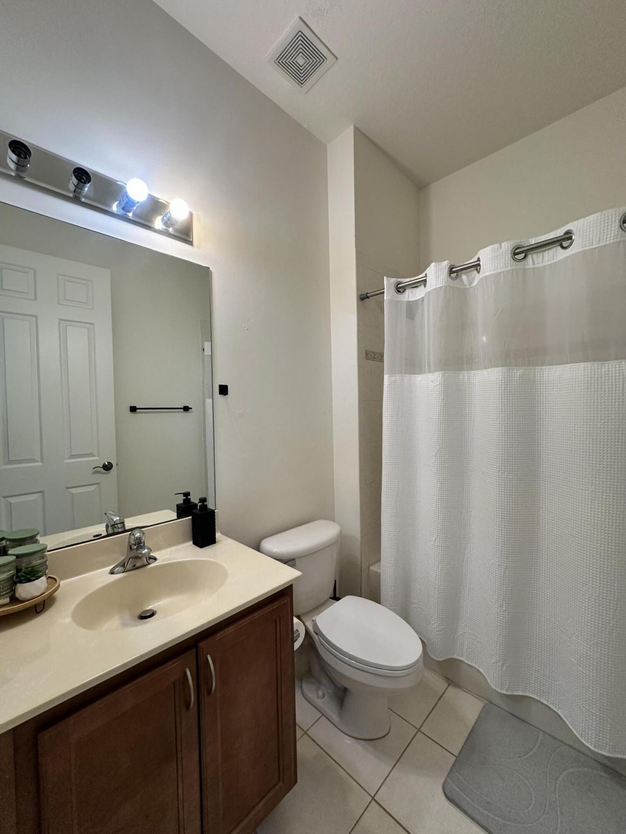661 Corte Madera Lane, Unit 4, West Palm Beach, FL 33401 Photo
