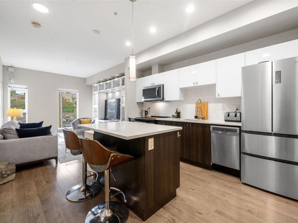 767 Tyee Rd, Unit 404, Victoria, BC V9A 0G5