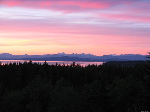 8900 Keith Wagner Way, Denman Island, BC V0R 1T0