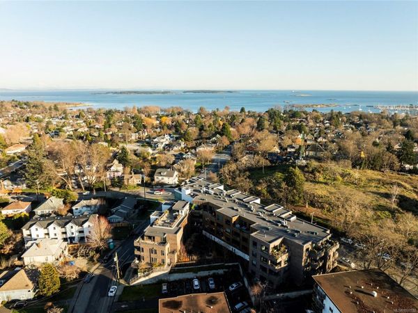 2285 Bowker Ave, Unit PH5, Oak Bay, BC V8R 2E2