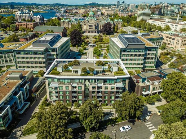 550 Michigan St, Unit 101, Victoria, BC V8V 0G3