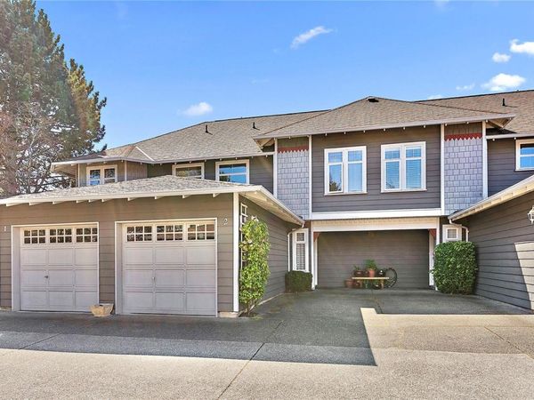 922 Arm St, Unit 2, Esquimalt, BC V9A 4G5