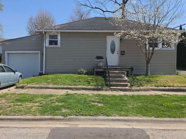 220 PINE Street, Lincoln, IL 62656