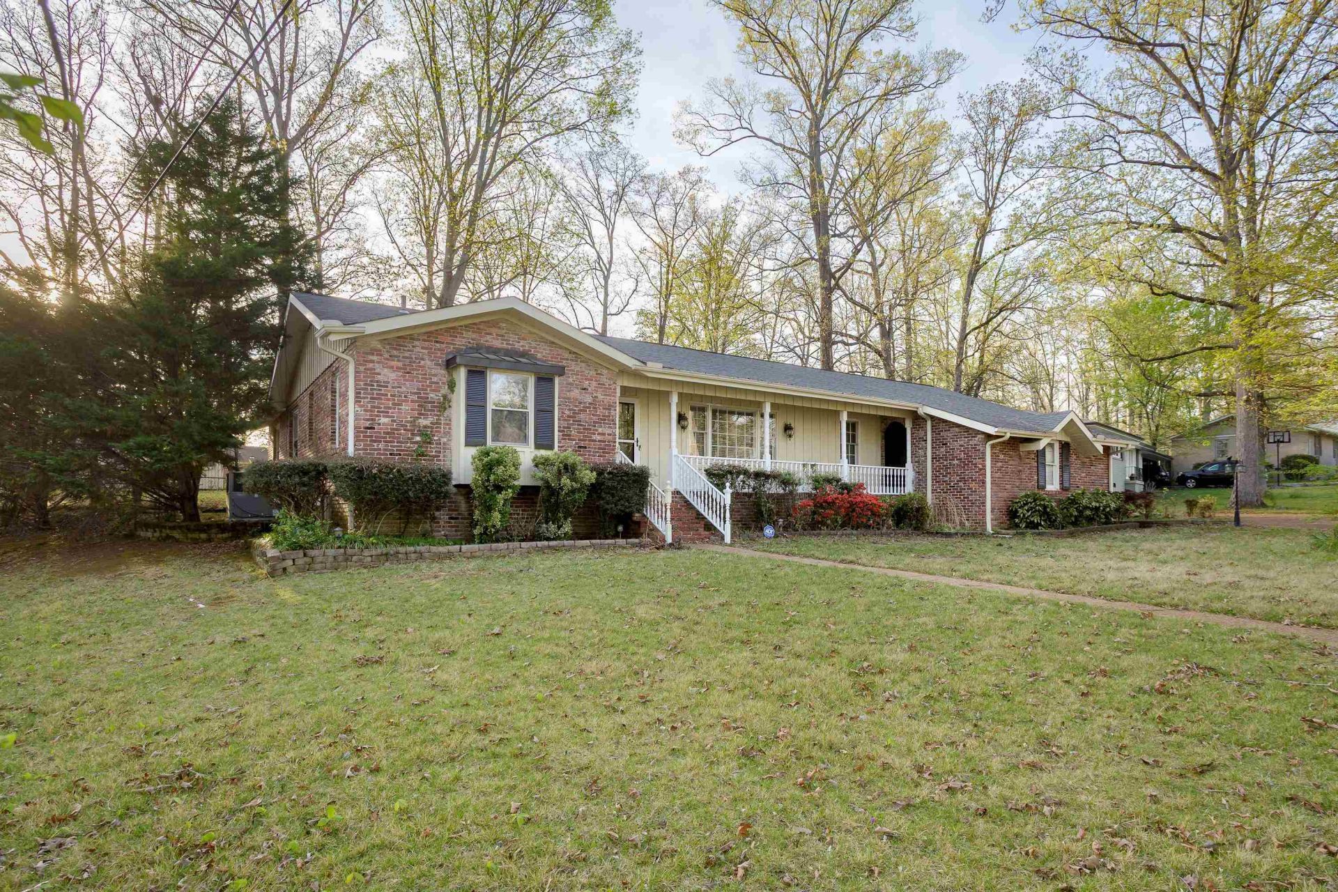 217 Stovall Dr, Florence, AL 35633 Main Photo
