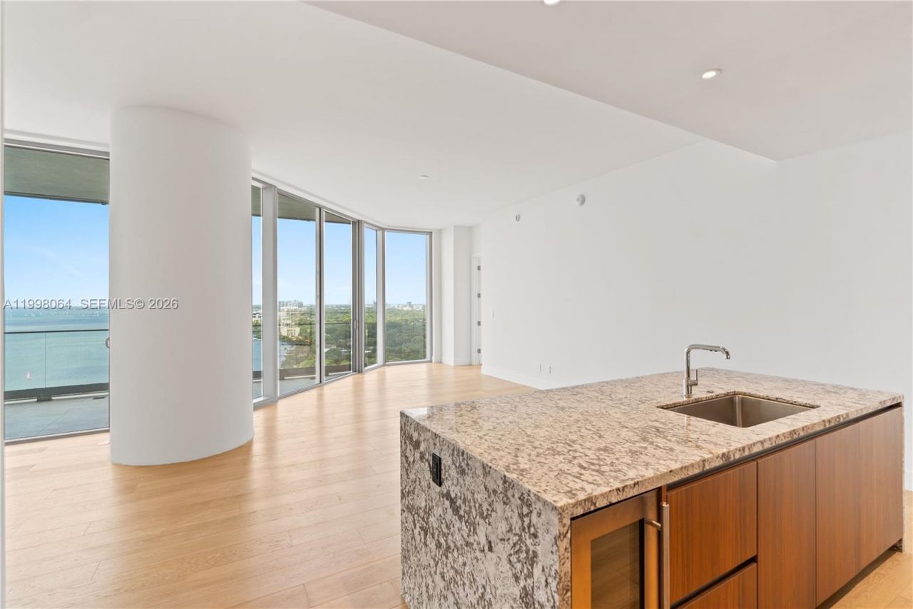 175 SE 25 Rd, Unit 2003, Miami, FL 33129 Photo