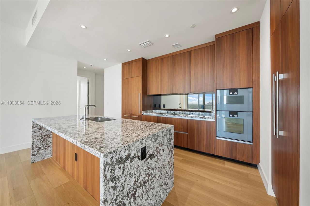 175 SE 25 Rd, Unit 2003, Miami, FL 33129 Photo